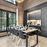 Ski-in & Out Luxe By Hilla Levi